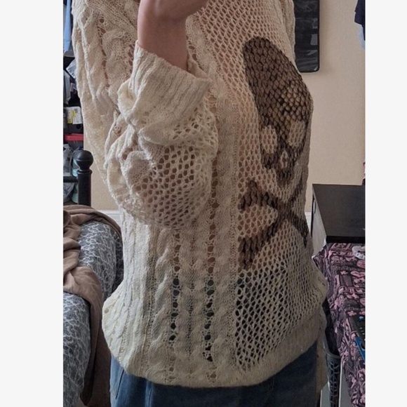 Cozy Cream Skull Print Loose Knit Sweater Top - Picture 8 of 8